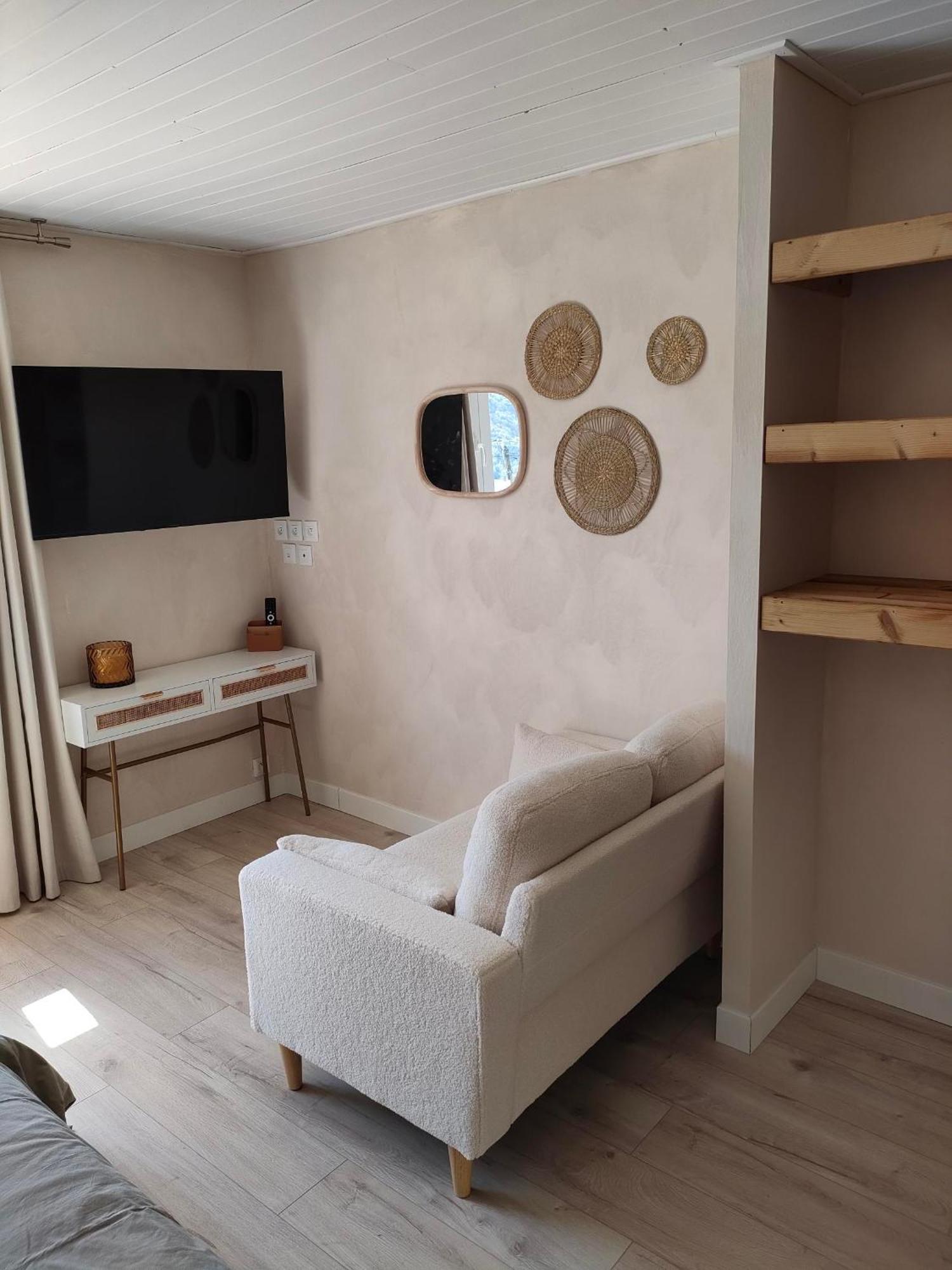 Le Cosy Du Plongeoir - T2 Neuf Avec Vue Sur Le Lac De Serre Poncon Et Grande Terrasse Avec Jardin Savines Kültér fotó